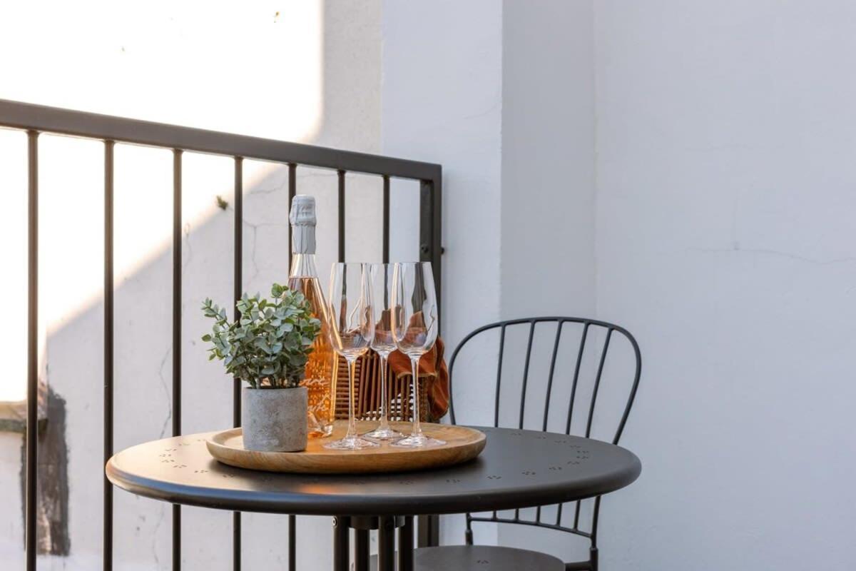 Huswell - Industrial Apartment With Terrace In Antwerpen Bagian luar foto