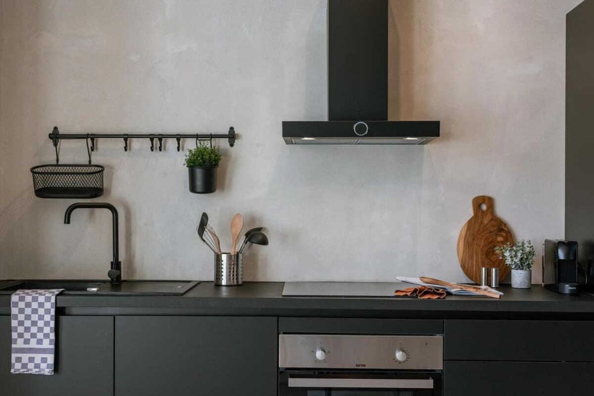 Huswell - Industrial Apartment With Terrace In Antwerpen Bagian luar foto